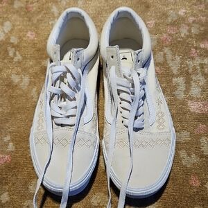 VANS Off The Wall --- Unique--- Embroidered Design And Suede Front.  Women 9.5
